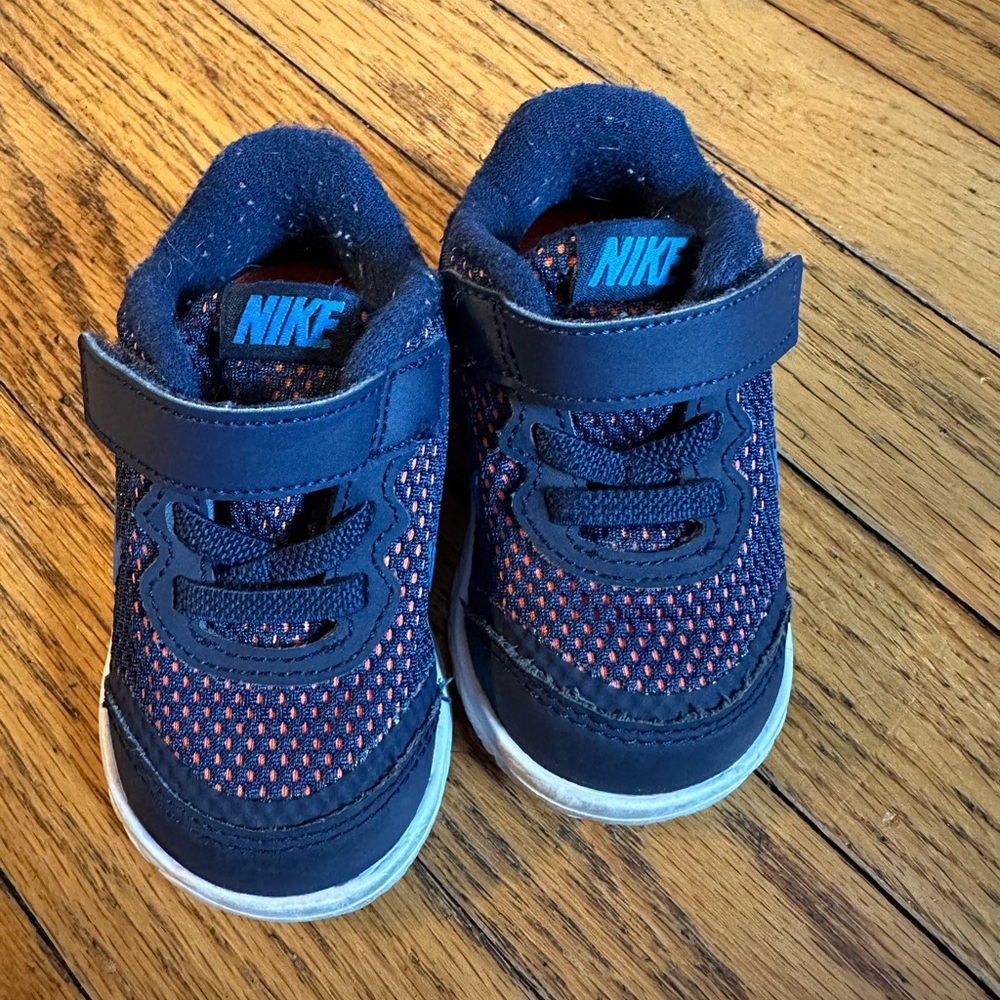 Nike toddler shoes